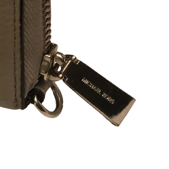 Michael Kors Jet Set Large Travel Continental Buff Leather Wallet EUC - Picture 4 of 8